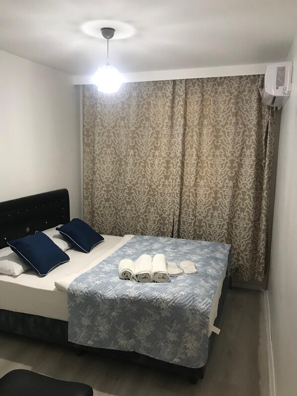 Standard-Doppelzimmer | Schallisolierte Zimmer, Bügeleisen/Bügelbrett