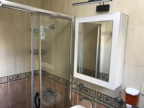 Family Room | Bathroom