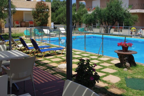 Cozy Apartment with Swimming Pool Near the Sea