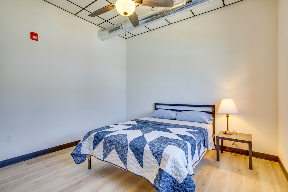 StepFree Cashton Apartment Steps to Downtown! Cashton Vrbo