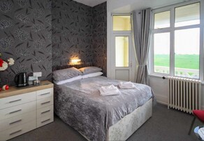 Deluxe Double Room, Ensuite, Sea View | 1 bedroom, free WiFi