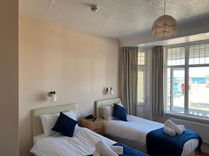 Standard Twin Room, Ensuite, Sea View