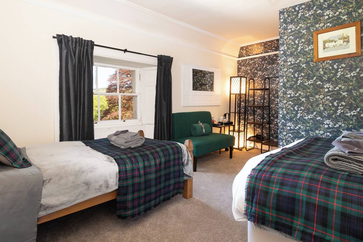 1 bedroom, iron/ironing board, bed sheets