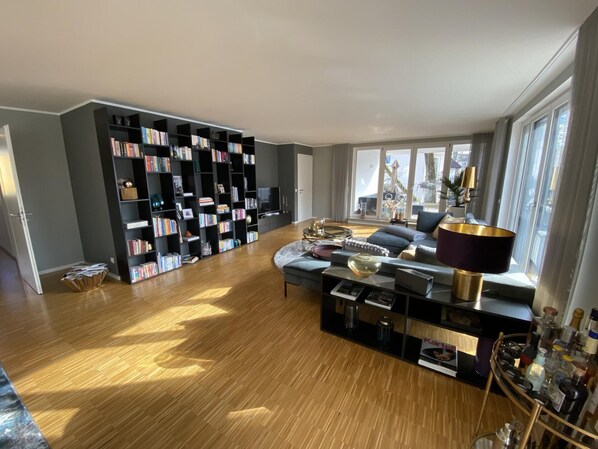 Living area - Beautiful 3-bed Apartment in Munchen (Munich)