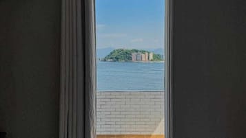 Senior Double Room | 1 bedroom, minibar, free WiFi, bed sheets