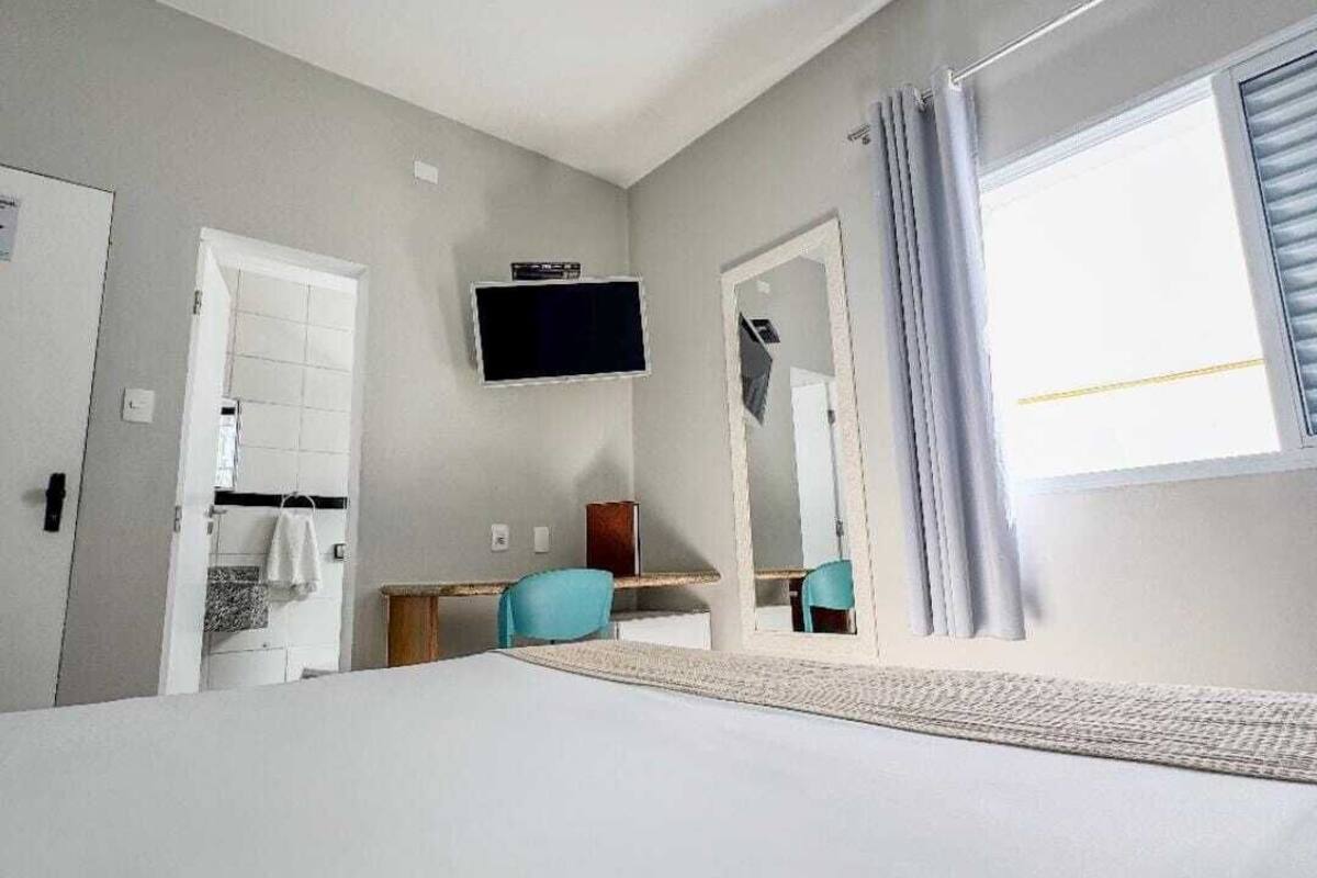 Quarto Duplo Pequeno (Sem Vista ao Mar) | 1 makuuhuone, minibaari, ilmainen Wi-Fi, vuodevaatteet