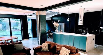 Remarkable 7-bed House in London