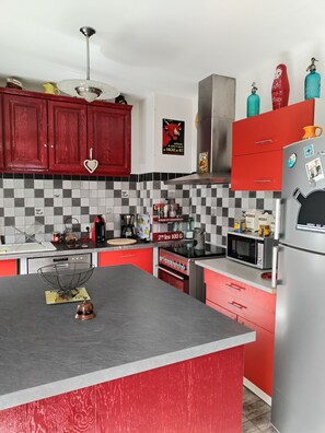 Fridge, microwave, oven, dishwasher