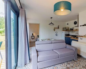 Smart TV, ping pong - Accessible chalet & Indoor heated swimming pool (Saint-Augustin-des-Bois)