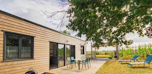 Accessible chalet & Indoor heated swimming pool