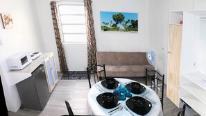 Smart TV - Live the Dream in Barbados, Beach just across the street and friendly locals (Weston)