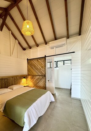 3 habitaciones, tabla de planchar con plancha y acceso a internet