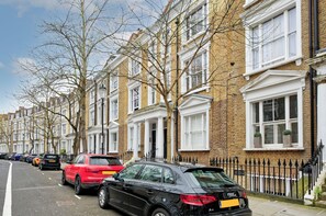 Apartment (2 Bedrooms) | Exterior