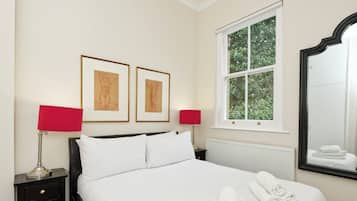 Apartment (2 Bedrooms) | 2 bilik tidur, peralatan tempat tidur premium, seterika/papan seterika