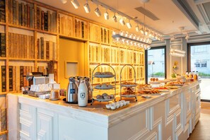 Desayuno bufé gratuito y diario