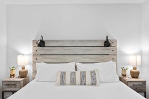 3 chambres, bureau, fer et planche à repasser, lit parapluie