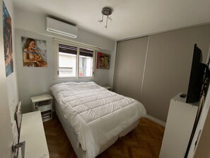 2 bedrooms, iron/ironing board, free WiFi, bed sheets - Parque Las Heras Live I (Buenos Aires)