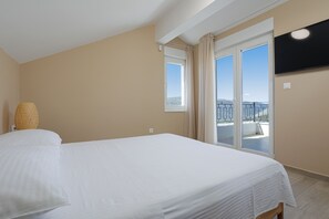 3 bedrooms, iron/ironing board, travel cot, free WiFi - Villa Flora (Srinjine)