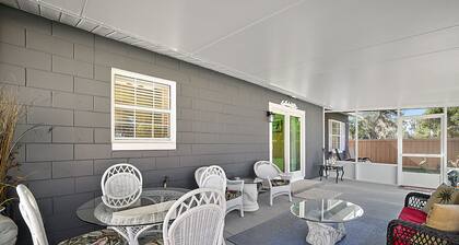 Sunny Getaway: Easy Access to Orlando & the Shore!
