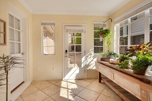 Interior - Home away from home in the heart of charming Winter Park! (Winter Park)