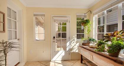 Home away from home in the heart of charming Winter Park!