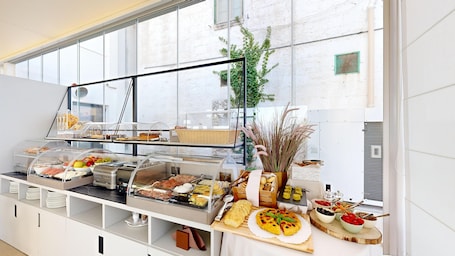 Desayuno continental incluido todos los días