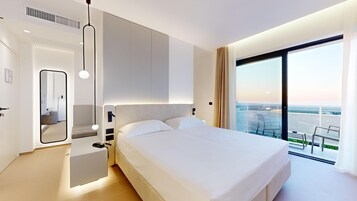Habitación doble superior, 1 habitación, no fumadores, vistas a la ciudad | Ropa de cama de alta calidad, minibar, caja fuerte y escritorio