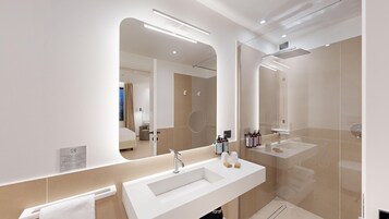 Ducha, cabezal de ducha tipo lluvia, secador de pelo y bidé