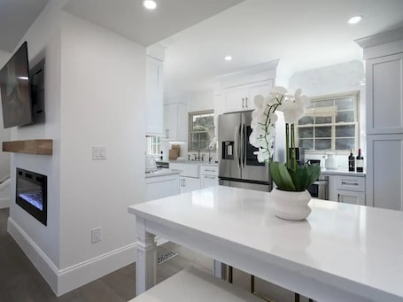 Fridge, microwave, oven, stovetop. Fairview Luxury Oasis