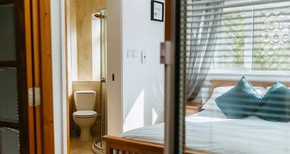 Light and airy with parking nearby