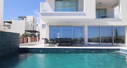 Phaedrus Living: Luxury Seaview Coral Bay Villa