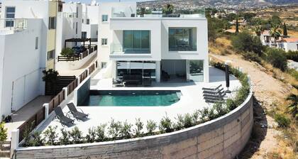 Phaedrus Living: Luxury Seaview Coral Bay Villa