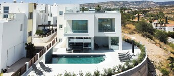 Phaedrus Living: Luxury Seaview Coral Bay Villa