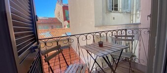 Détendez Vous Dans cet Appartement 2 Pièces Calme Élégant Rénové Entièrement