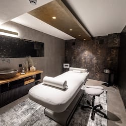 Sauna, steam room, aromatherapy, Thai massages, facials, reflexology