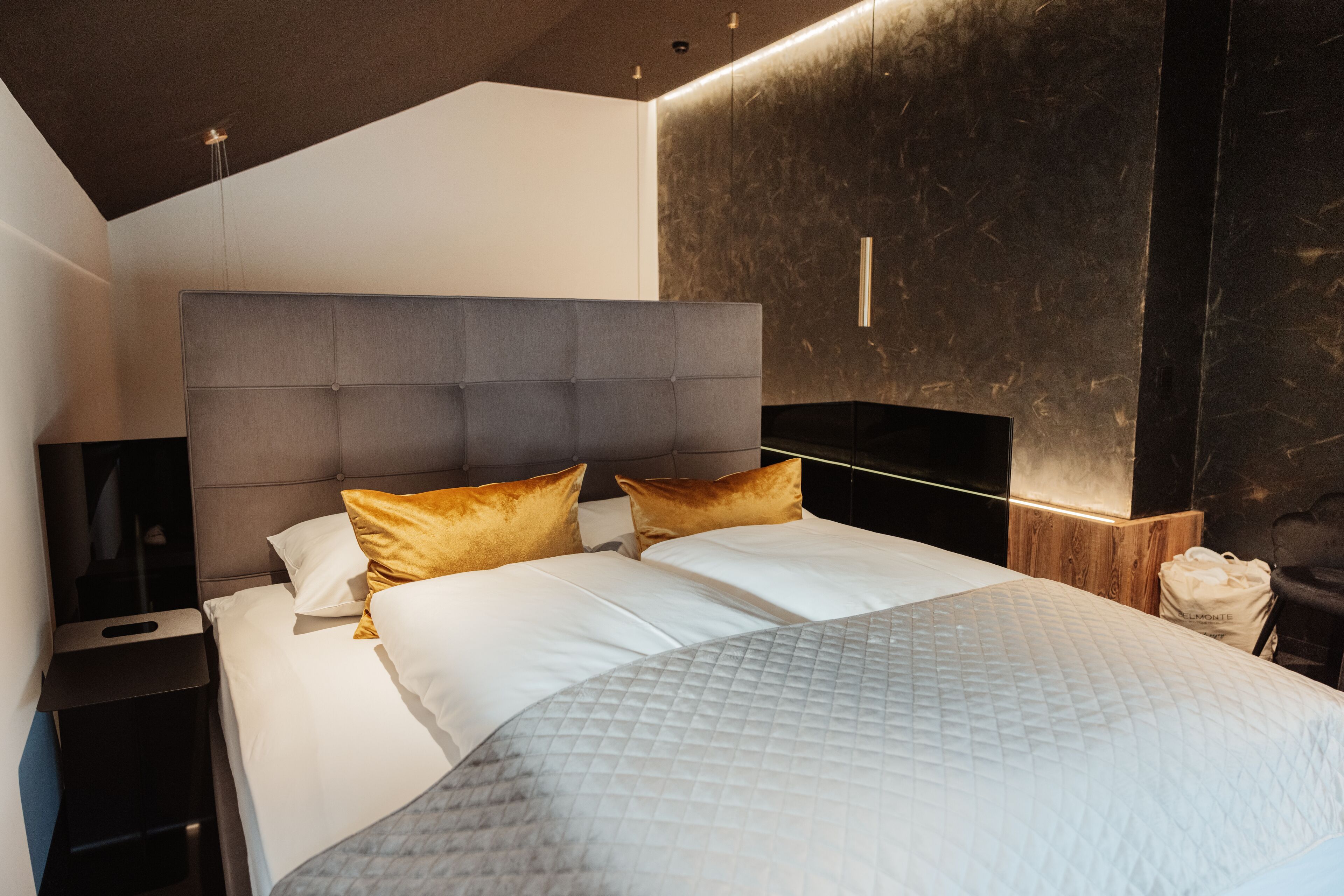 Fire Suite Mountain View | Een bureau, een laptopwerkplek, gratis wifi, beddengoed