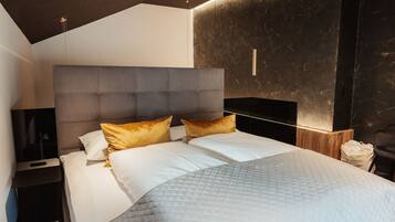 Fire Suite Mountain View | Een bureau, een laptopwerkplek, gratis wifi, beddengoed