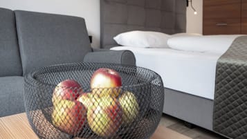 Belmonte Modern Double | Escritorio, espacio para trabajar con laptop y wifi gratis