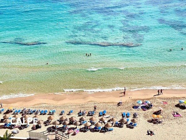 Beach nearby, sun-loungers - SAONA VILLAS (OL ANI): villa for 8 people, private swimming pool, air co (Calpe)