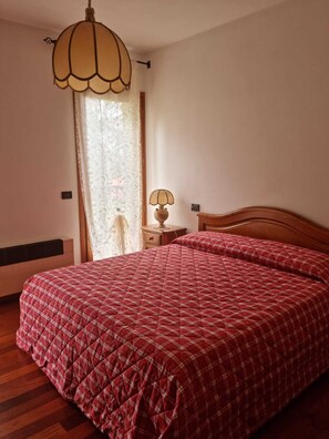 1 habitación, ropa de cama de alta calidad, cubrecamas y wifi gratis 