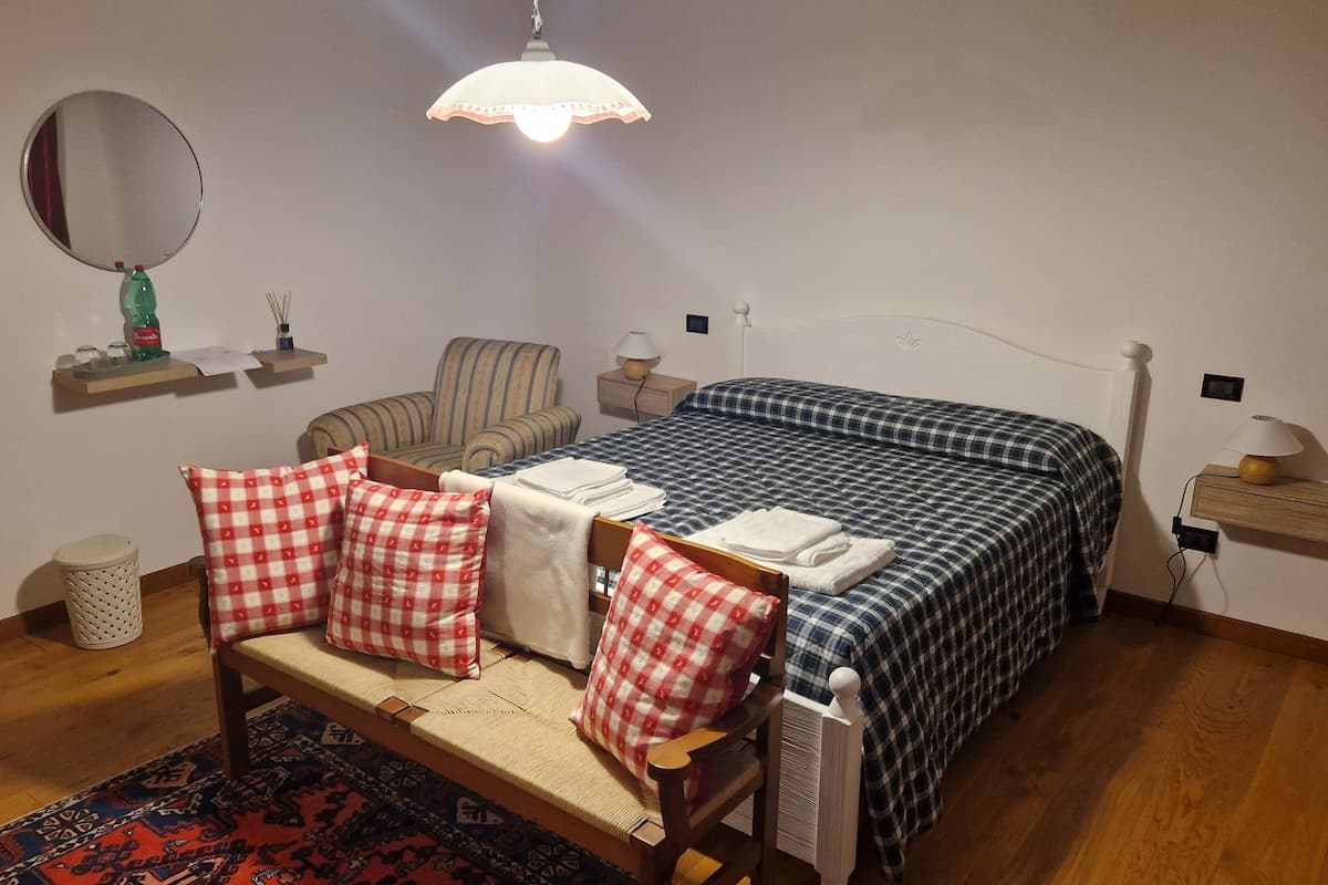 Deluxe Room, Mountain View | 1 bedroom, premium bedding, down comforters, free WiFi