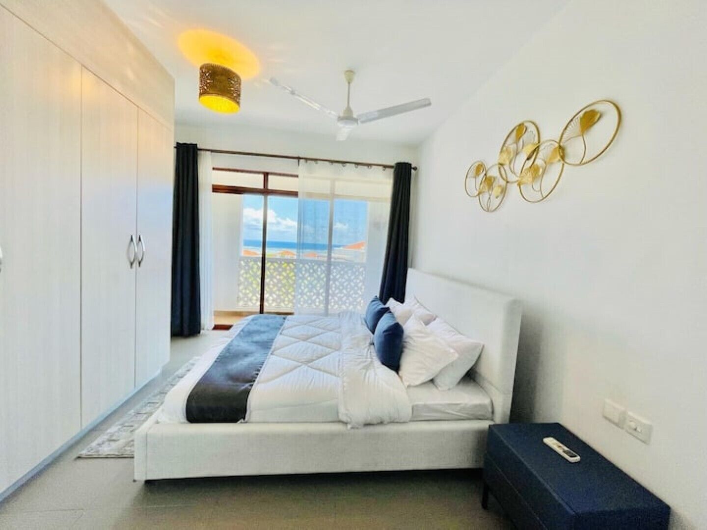 2 slaapkamers, een strijkplank/strijkijzer, reisbedje, gratis wifi