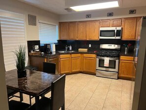 Private kitchen - Dreamy 3 Bedroom House in the Woodlands (The Woodlands)