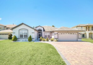 Exterior - EV_5334 - 4 Bed 3 Bath Home with Screened-in Pool, Games Room, Kids Bedrooms (Kissimeee)