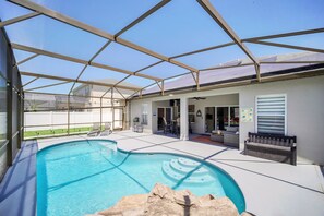 A heated pool - EV_5334 - 4 Bed 3 Bath Home with Screened-in Pool, Games Room, Kids Bedrooms (Kissimeee)