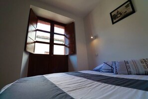 2 chambres, bureau, Wi-Fi gratuit, draps fournis