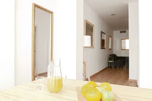 Basic Apartment | Dining room - My Address in Sant Antoni (Barcelona)