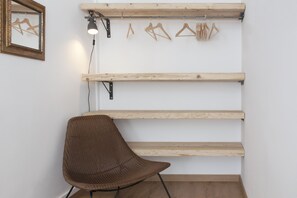 Basic Apartment | Wardrobe - My Address in Sant Antoni (Barcelona)