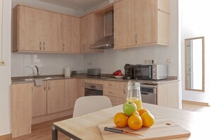 Basic Apartment | Private kitchen | Oven, stovetop, dishwasher, toaster - My Address in Sant Antoni (Barcelona)