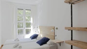 Basic Apartment | 2 bedrooms, down comforters, free WiFi, bed sheets